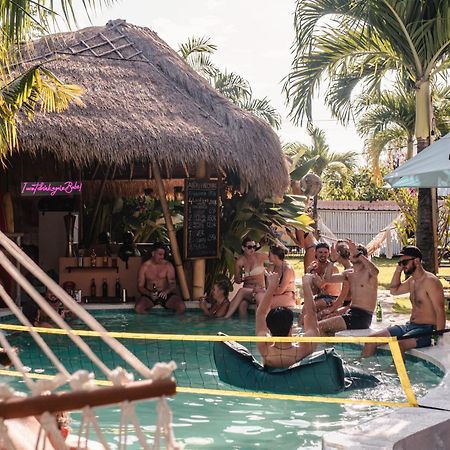 Clandestino Hostel Canggu Eksteriør billede